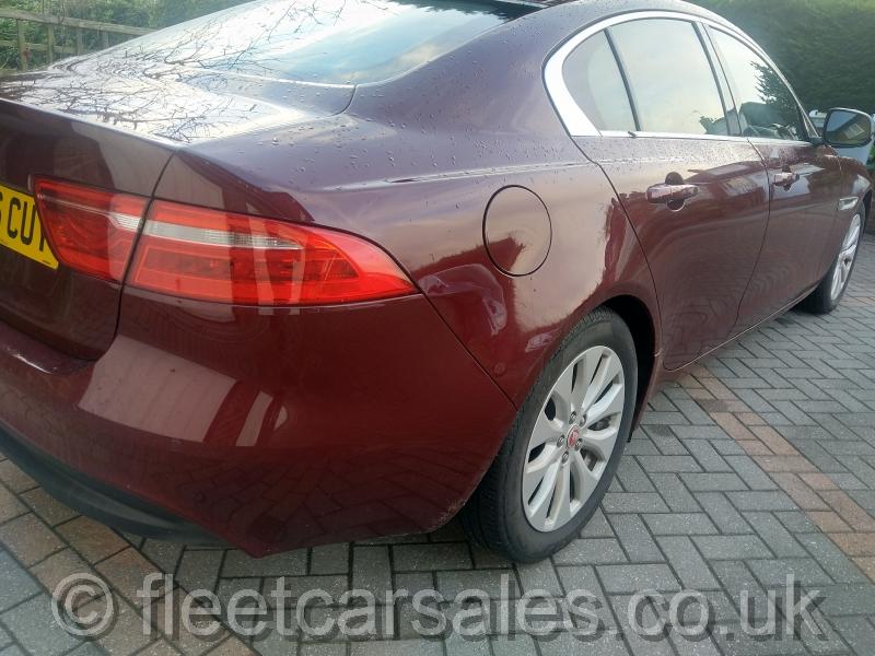 Jaguar XE 2.0 Portfolio Turbo white leather